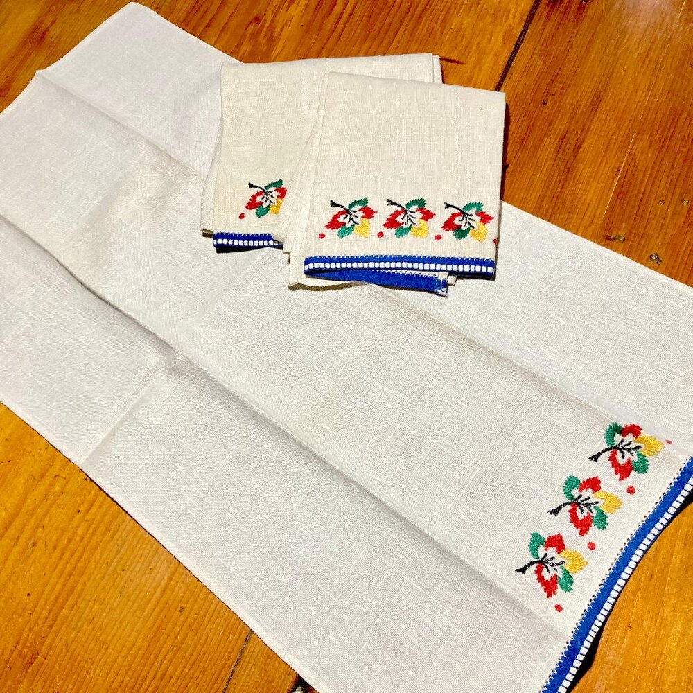 Set of 3 Vintage 100% Linen Hand Towels w Embroidery - Picture 7 of 8